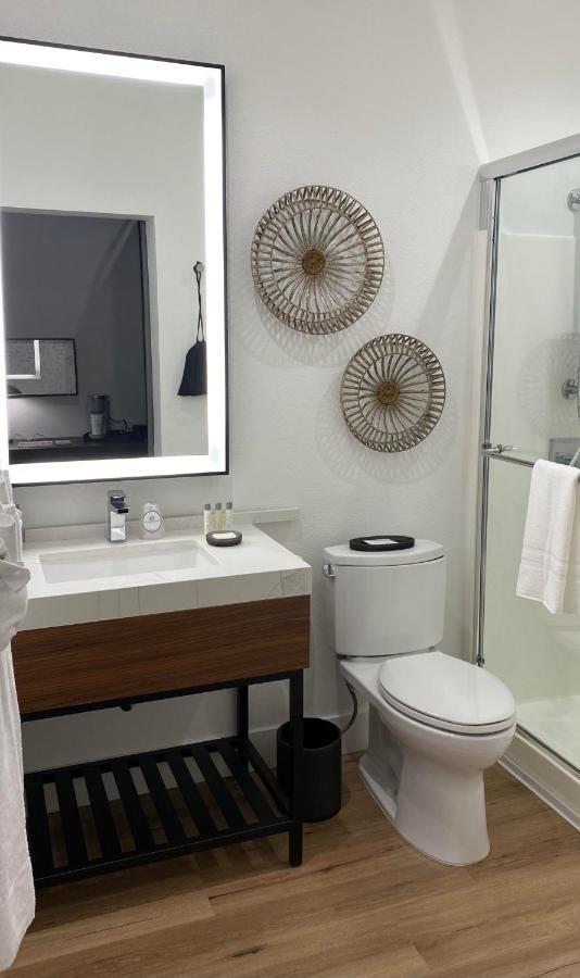 Gateway Hotel, Trademark Collection By Wyndham Copper Cove Subdivision ภายนอก รูปภาพ