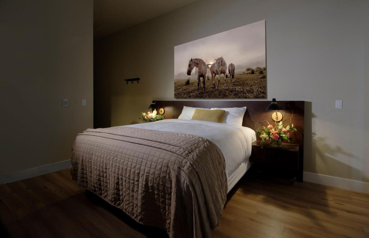 Gateway Hotel, Trademark Collection By Wyndham Copper Cove Subdivision ภายนอก รูปภาพ