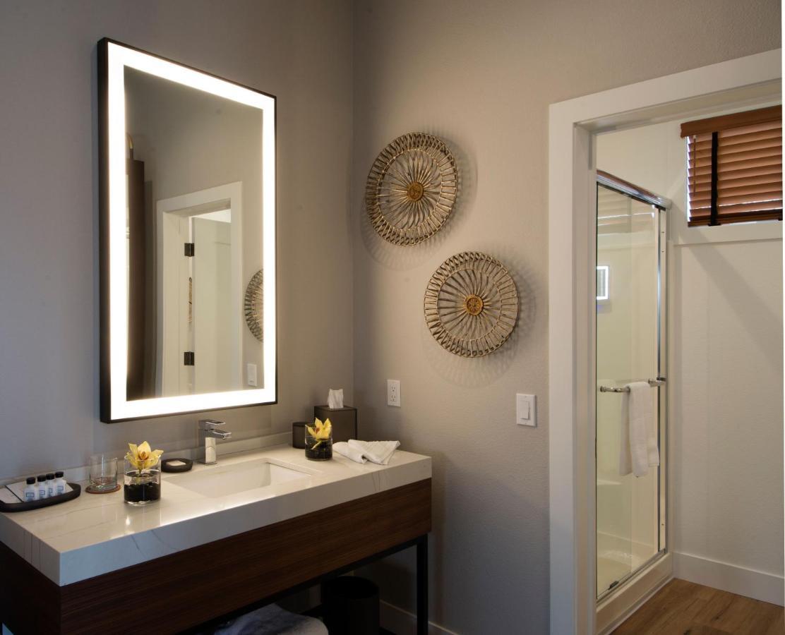 Gateway Hotel, Trademark Collection By Wyndham Copper Cove Subdivision ภายนอก รูปภาพ