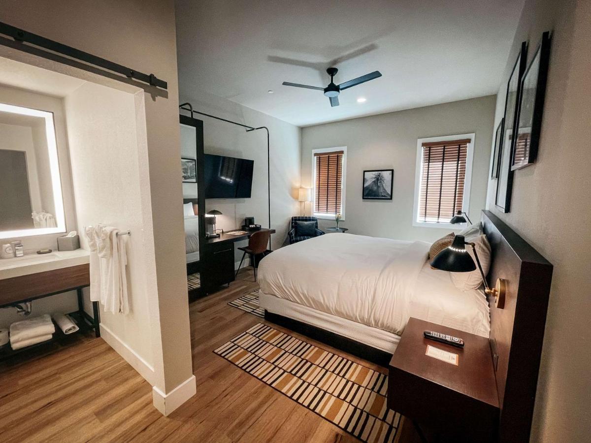 Gateway Hotel, Trademark Collection By Wyndham Copper Cove Subdivision ภายนอก รูปภาพ