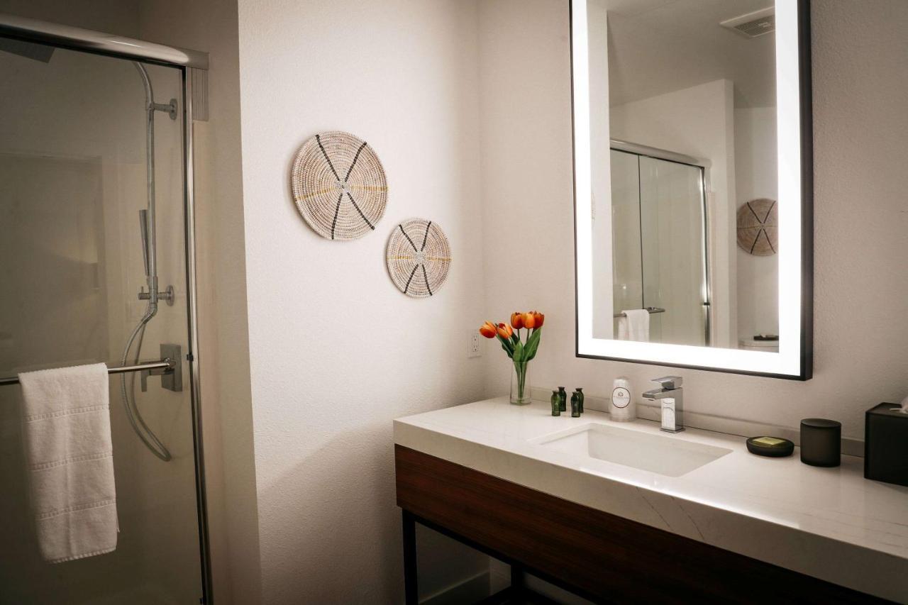 Gateway Hotel, Trademark Collection By Wyndham Copper Cove Subdivision ภายนอก รูปภาพ